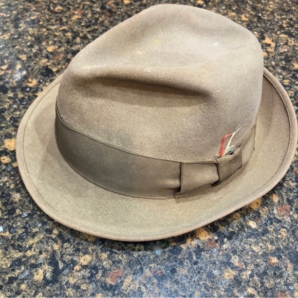 VTG 1960s era Bee Hats Custom Made Brown Beaver Felt Fedora Distressed Worn Sz 7 - Picture 2 of 15